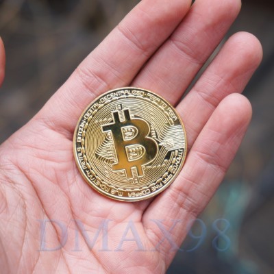 Đồng Bitcoin mạ vàng hàng chuẩn giá tốt