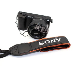 Dây đeo máy ảnh Sony chính hãng tại dmax98.com